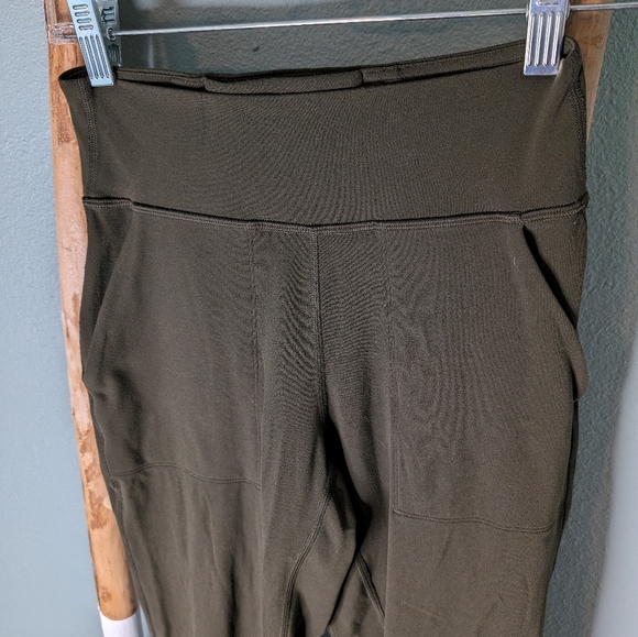 Lululemon Align Jogger Crop size 4 - Picture 3 of 6